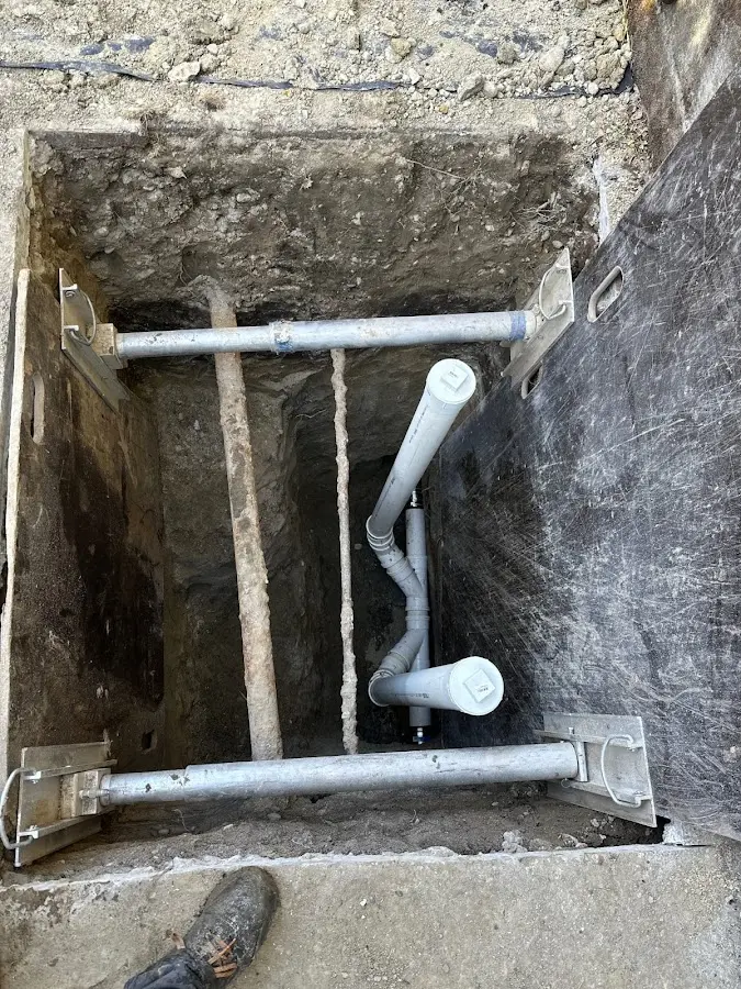 Experienced plumber completing Drain Cleaning work in Richland